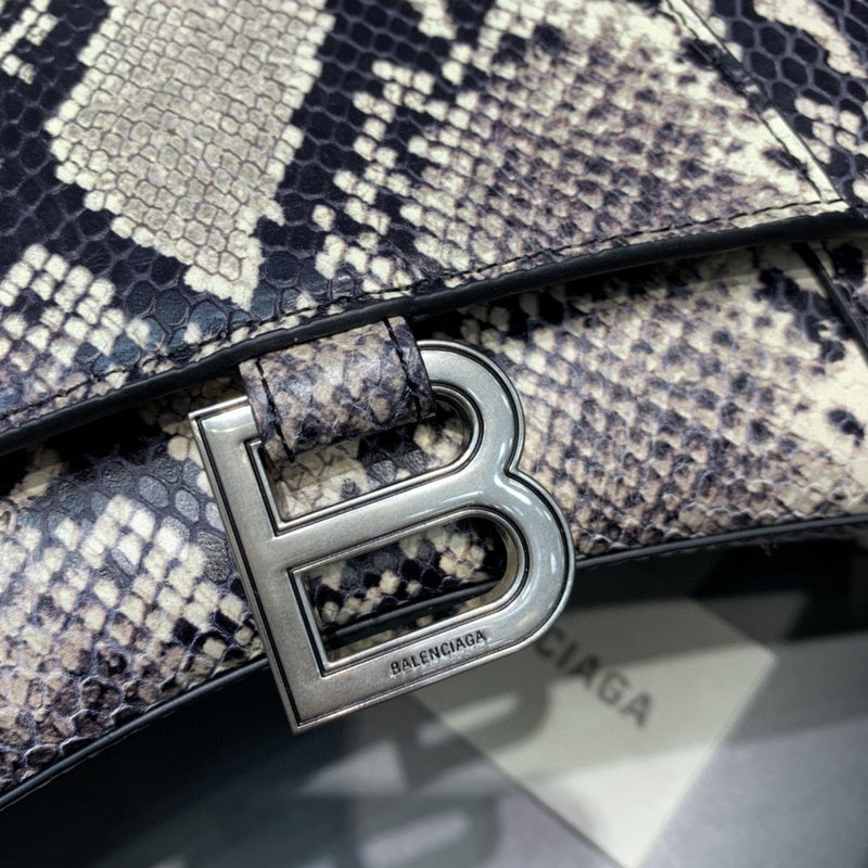 Timeless Premium PU Leather Handbag - Polished Finish | Women's Premium Handbag #706 - texture close-up (image 9) of designer-inspired handbag
