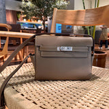 Fluid handbag styled for everyday wear