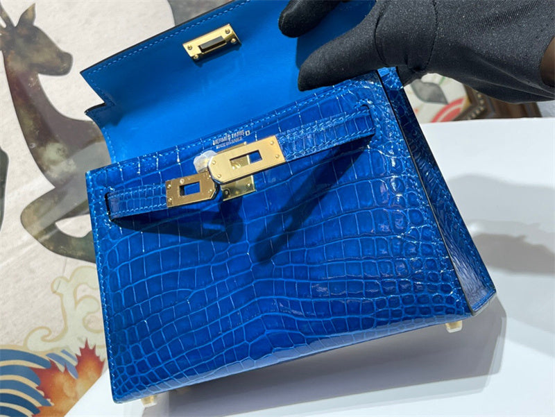  effortless shopper bag styled with outfit