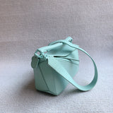 Ziva's Charm handbag – close-up view (24cm*16cm*10cm)