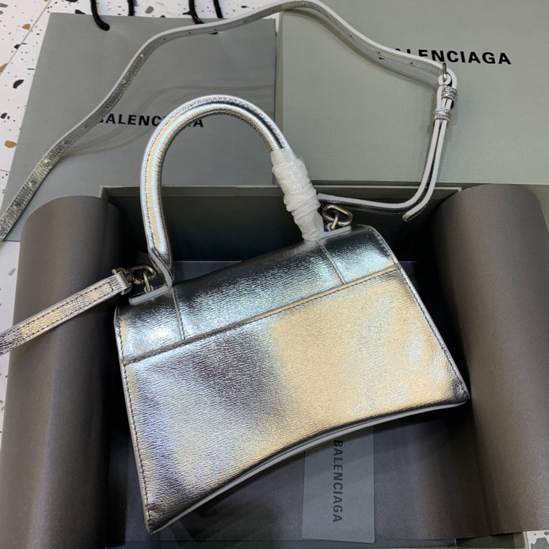 Classic Premium PU Leather Handbag - Understated Luxury Look | Women's Statement Accessory #548 - close-up detail shot (image 3) of designer-inspired handbag