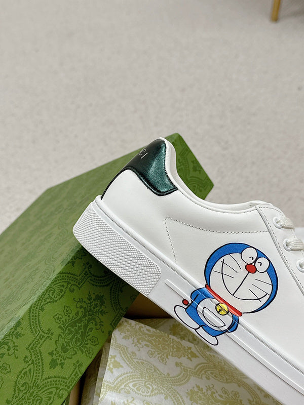 Gucci two-tone luxury sneakers view 5 minimalist modern build