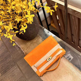 Streamlined structured bag front view 7
