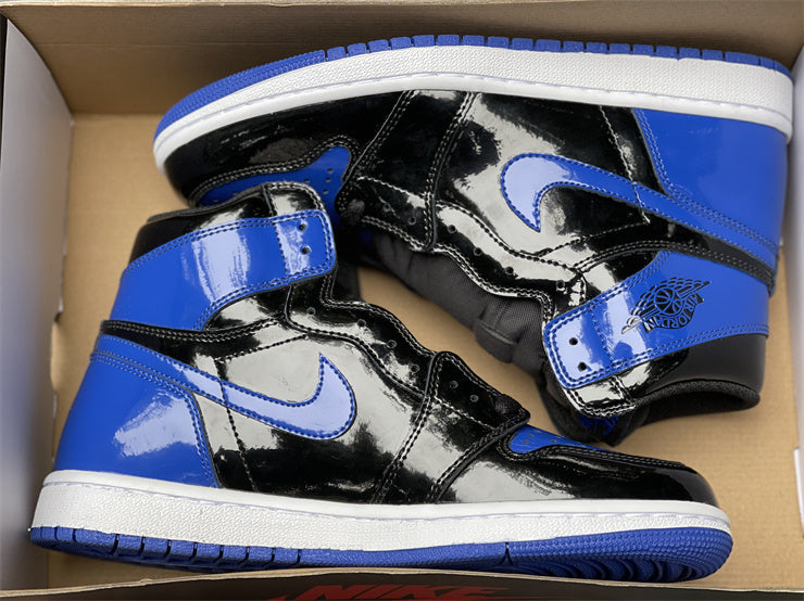 Nike Men's & Women's Premium Designer Sneakers — Style 262 angle view