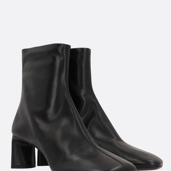 Balenciaga Shoes BALENCIAGA Elegant Leather Flat Shoes for Women Comfortable Everyday Designer Shoes