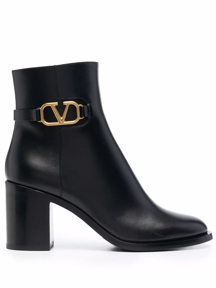 Close-up of 8.06E+12 women/shoes/sneakers hardware and fine stitching