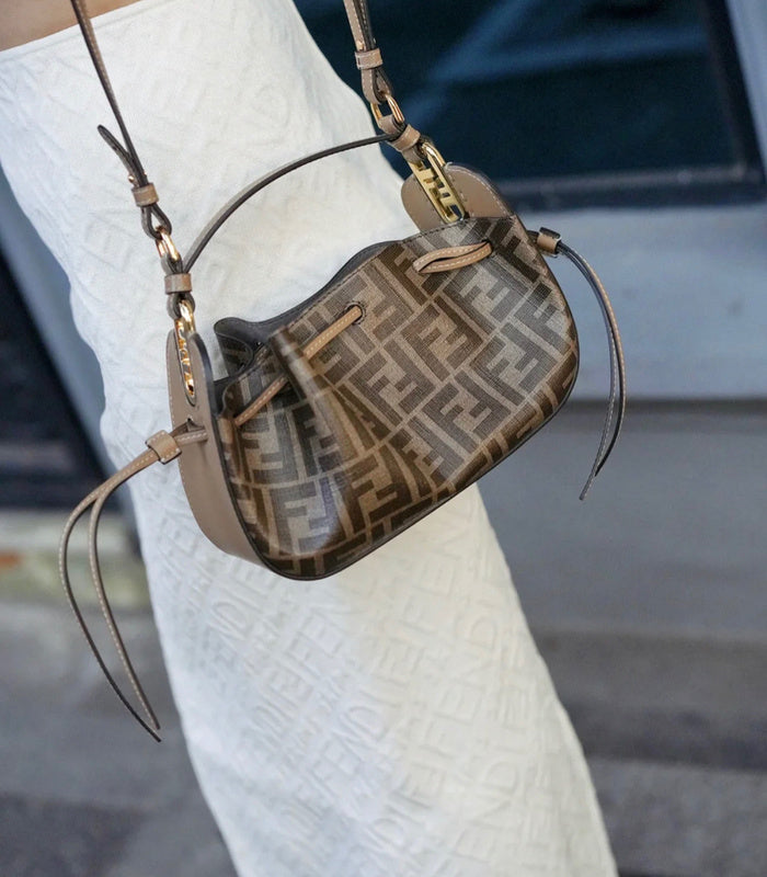 Ziva's Charm handbag – full view (21cm*17cm*14cm)