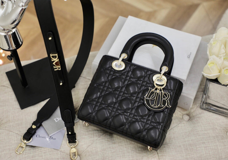 Side profile of everyday-luxe classic women's handbag – women's premium purse