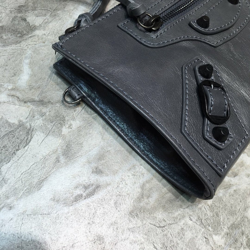 Chic Faux Leather Handbag - Chic Everyday Appeal | Women's Statement Accessory #895 - hardware and detail close-up (image 5) of designer-inspired handbag