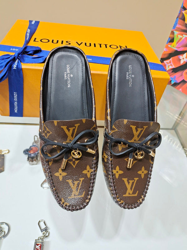 Louis Vuitton shoes Style 214 - back heel detail