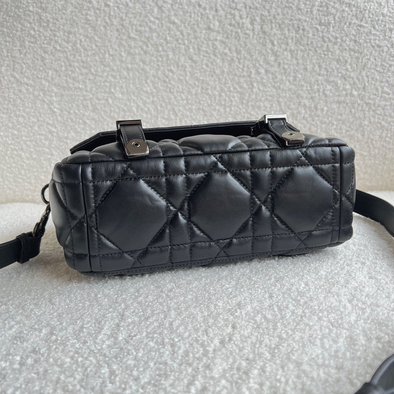 Handle and strap detail of elevated chic women's handbag – women's luxury handbag