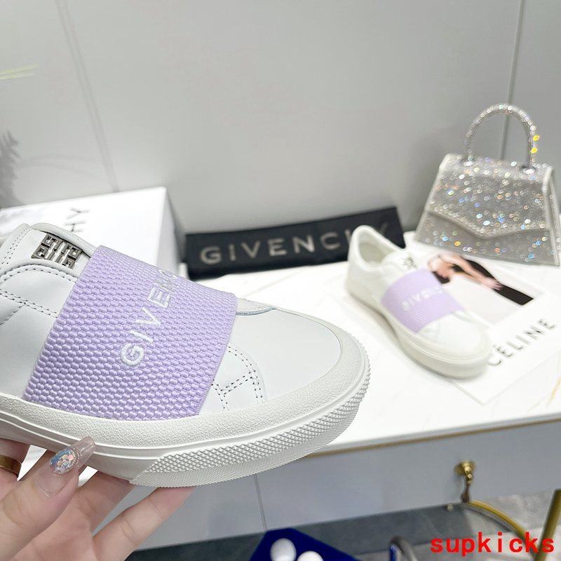Givenchy shoes Style 034 - logo and branding close-up