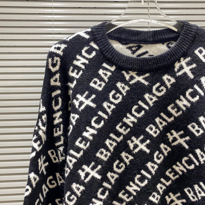 Three-quarter angle view of Balenciaga luxury piece style No.385
