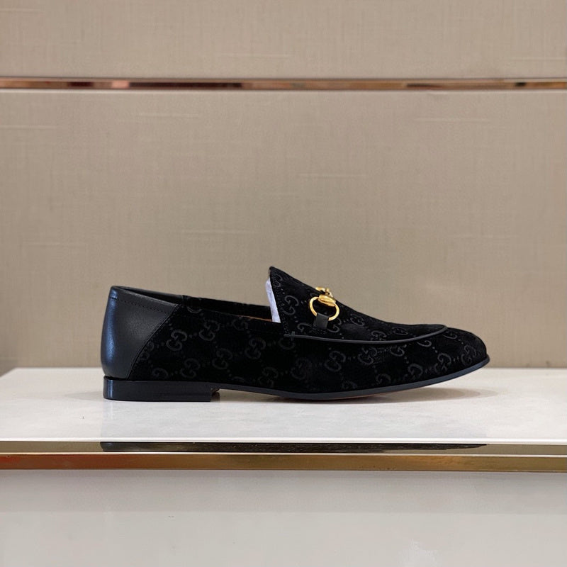 Gucci two-tone luxury sneakers view 9 breathable knit upper