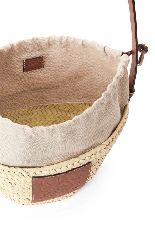 Ziva's Charm handbag – close-up view (28cm*19cm*18cm)