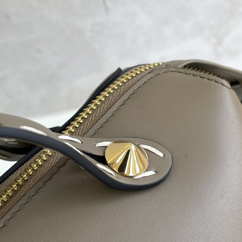Ziva's Charm handbag – full view (28cm*16cm*14cm)