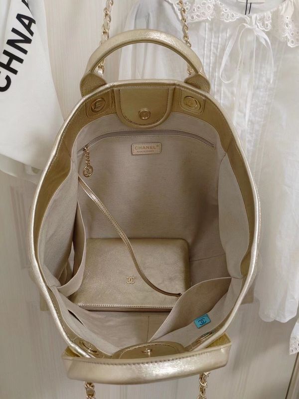 Zivas Charm Modern Edge Designer Handbag (Effortless Style Upgrade) – Close-Up Detail