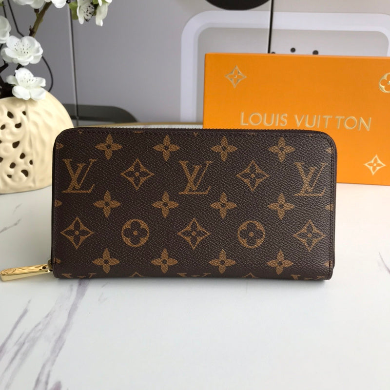 Styled lifestyle shot of chic statement women's handbag – women's luxury handbag