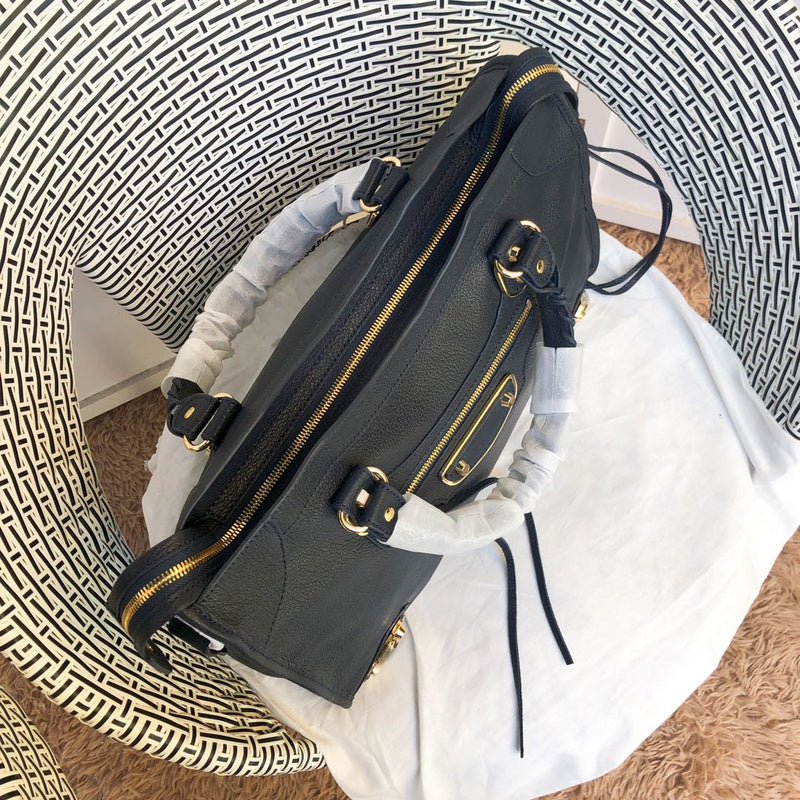 Interior view of structured premium women's handbag – women's everyday handbag
