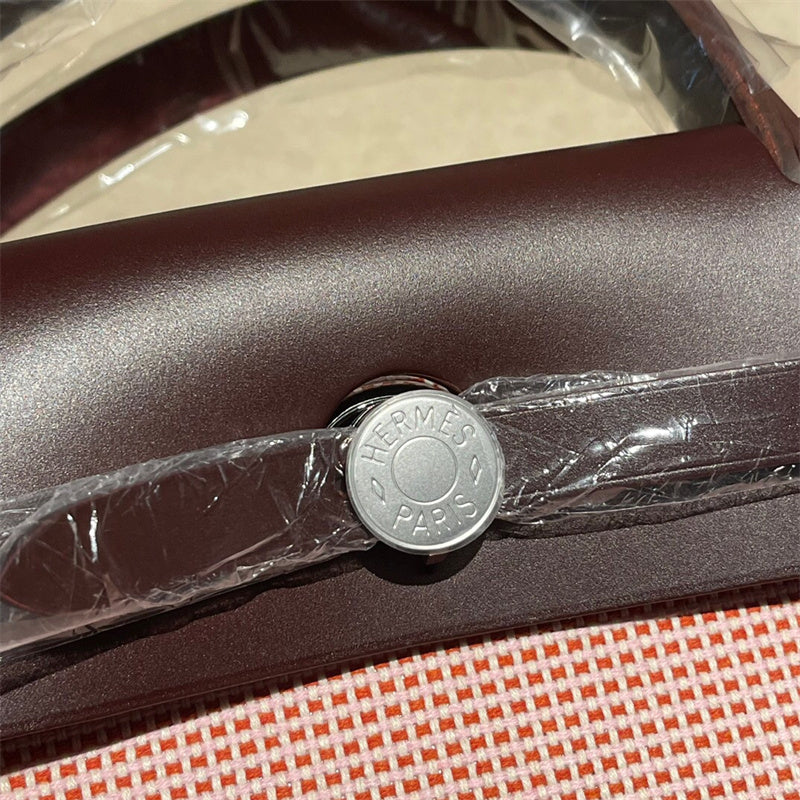  everyday bag interior and compartment view 21