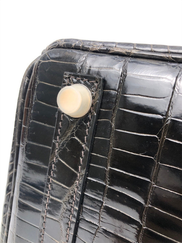 Everyday-Ready handbag styled for everyday wear