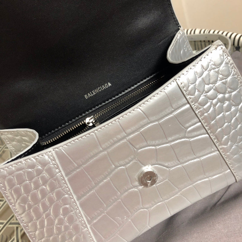 Side profile of premium signature women's handbag – women's statement bag