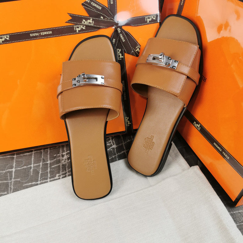 Hermes sandals Style 159 - sole and craftsmanship detail