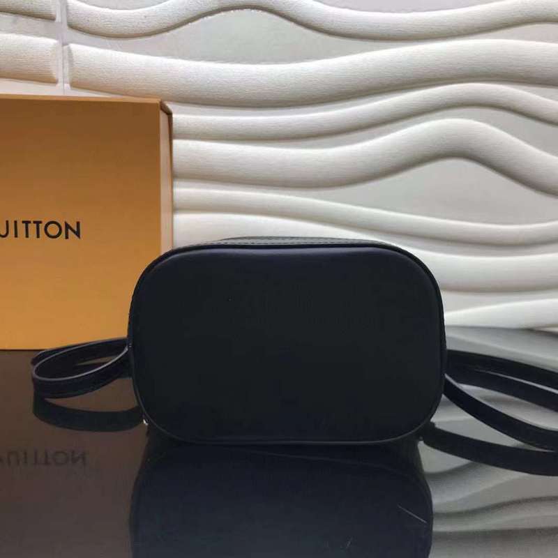 Styled lifestyle shot of refined elevated women's handbag – women's everyday handbag