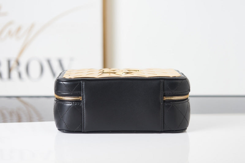 women's handbag, versatile design, view 4