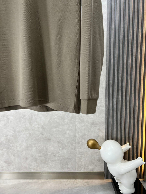 Styling view of Burberry luxury piece style No.403