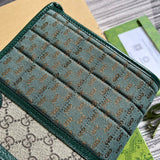 Styled lifestyle shot of statement everyday-luxe women's handbag – women's luxury accessory