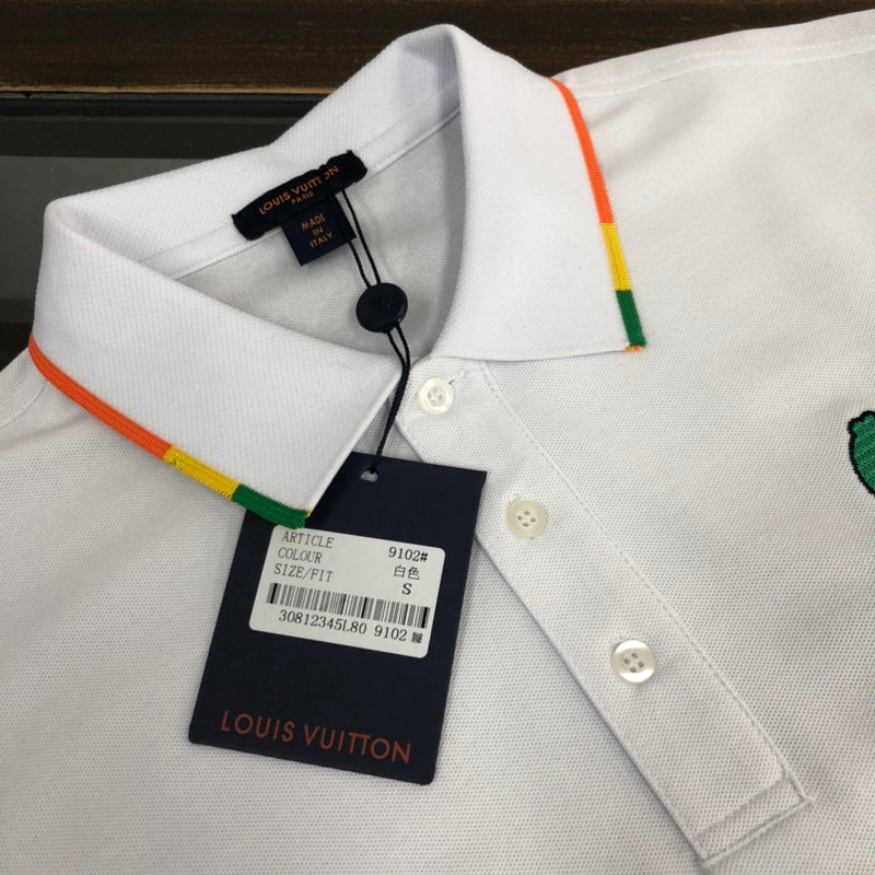 Full styled look of Louis Vuitton cotton t-shirt with contemporary cut