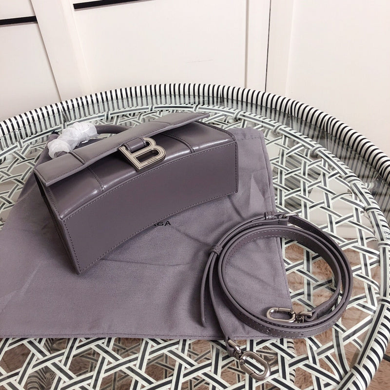 Back view of elevated everyday-luxe women's handbag – women's designer-style accessory