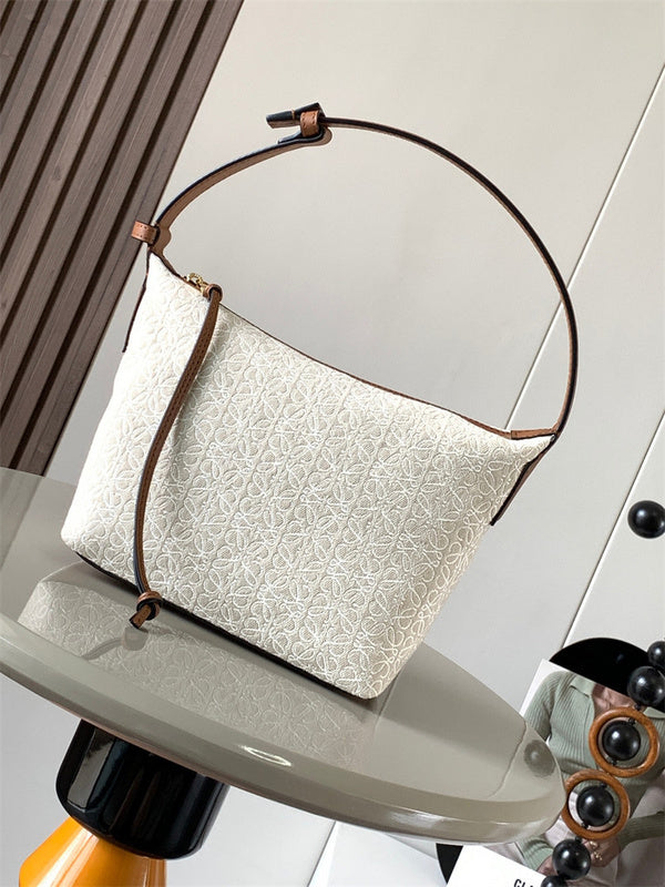 Ziva's Charm handbag – side angle view (21cm*17cm*13cm)