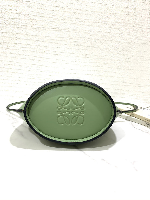 Ziva's Charm handbag – detail view (14cm*17cm*11.5cm)