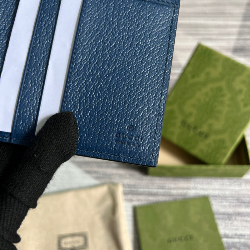Close-up detail of smart bag design