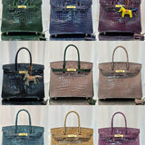  Curated everyday bag front view 7