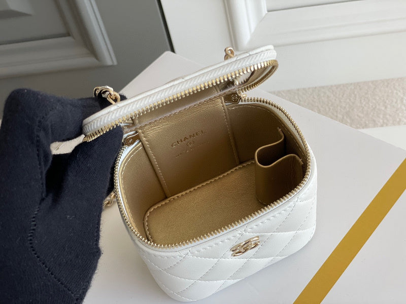 Zivas Charm Versatile Design Designer Handbag (Versatile Style Statement) – Lifestyle Shot