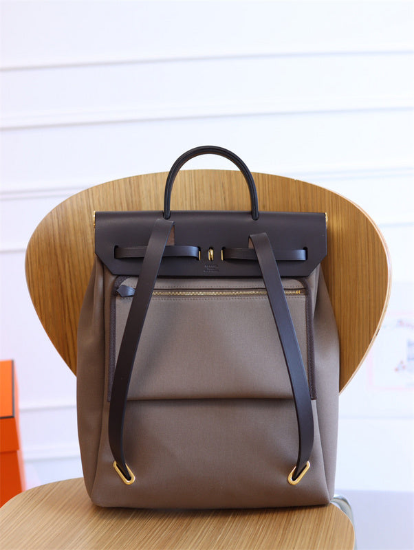  crossbody bag interior and compartment view 39
