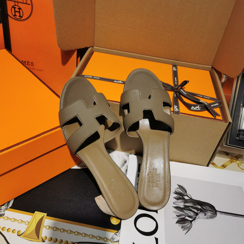 Hermes sandals Style 013 - top view showing design