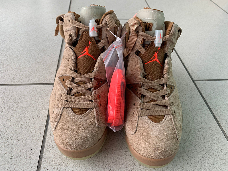 Nike Men's & Women's Premium Casual Sneakers — Style 196 front view