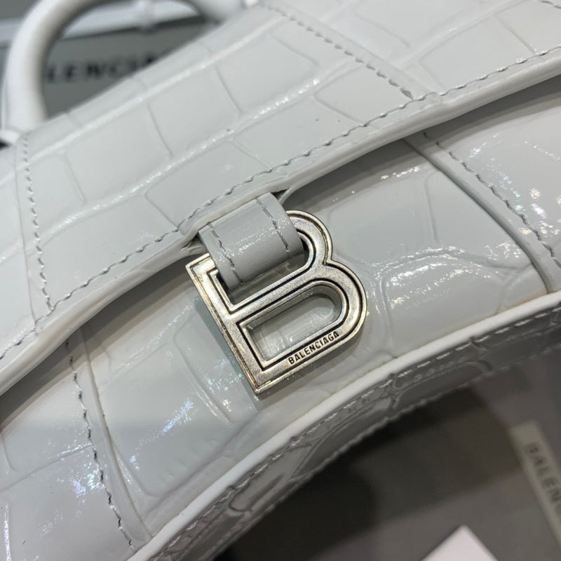 Classic Premium PU Leather Handbag - Refined Silhouette | Women's Fashion Handbag #506 - hardware and detail close-up (image 5) of designer-inspired handbag