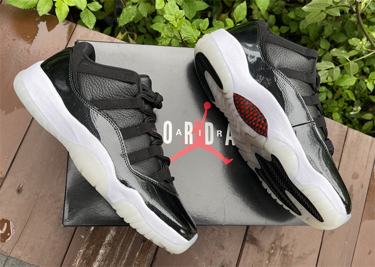 Nike Men's & Women's Luxury Low-Top Trainers — Style 225 interior view