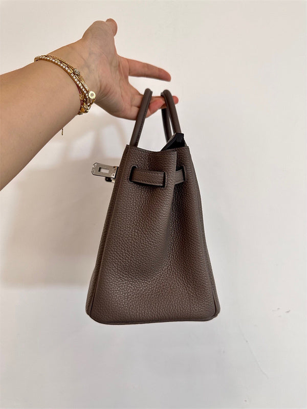  smart handbag styled with outfit