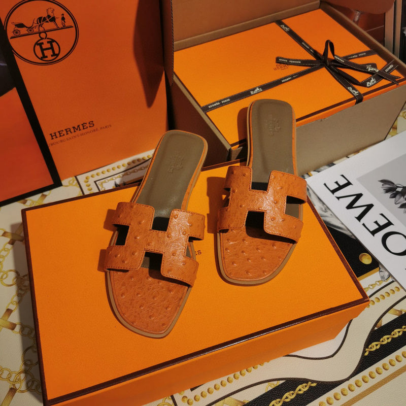 Hermes sandals Style 132 - close-up of handcrafted italian detailing