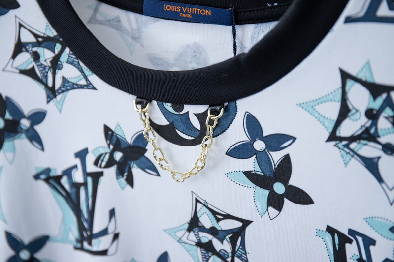 Flat lay presentation of Louis Vuitton cotton t-shirt with logo-detail design