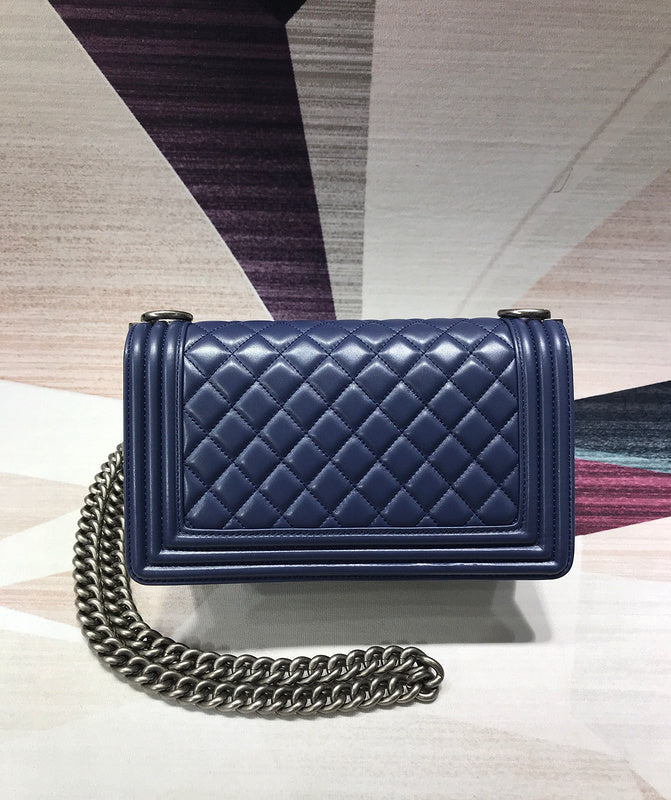  women's handbag, mid design, view 5