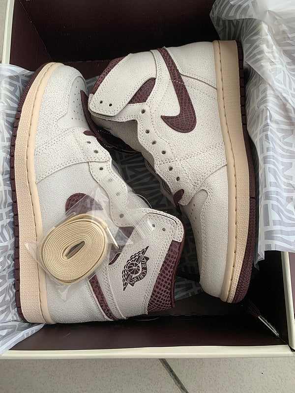 Nike Men's & Women's Designer Street Sneakers — Style 218 close-up view