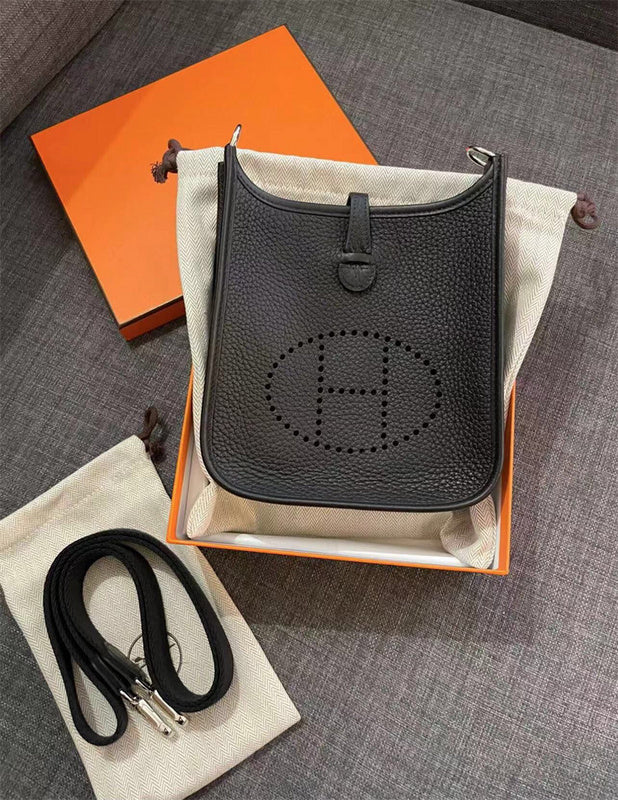  Modern top-handle bag front view