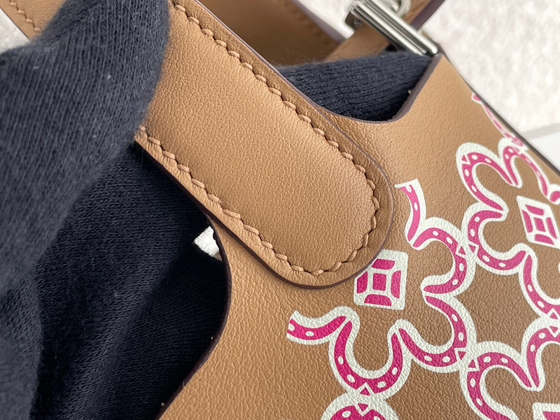Close-up detail of versatile bag design